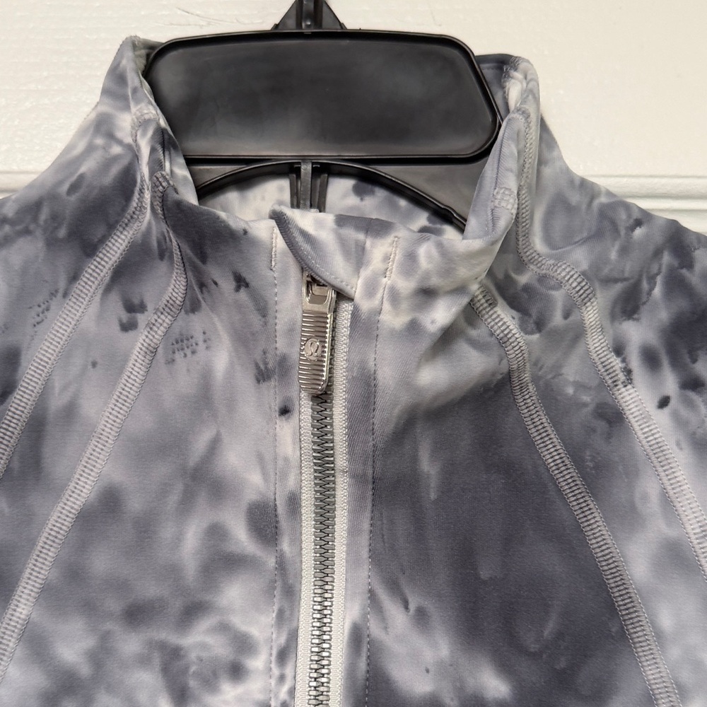 Women’s Gray Marble-Print Lululemon Define Jacket Luxtreme Size 10 - Picture 3 of 8